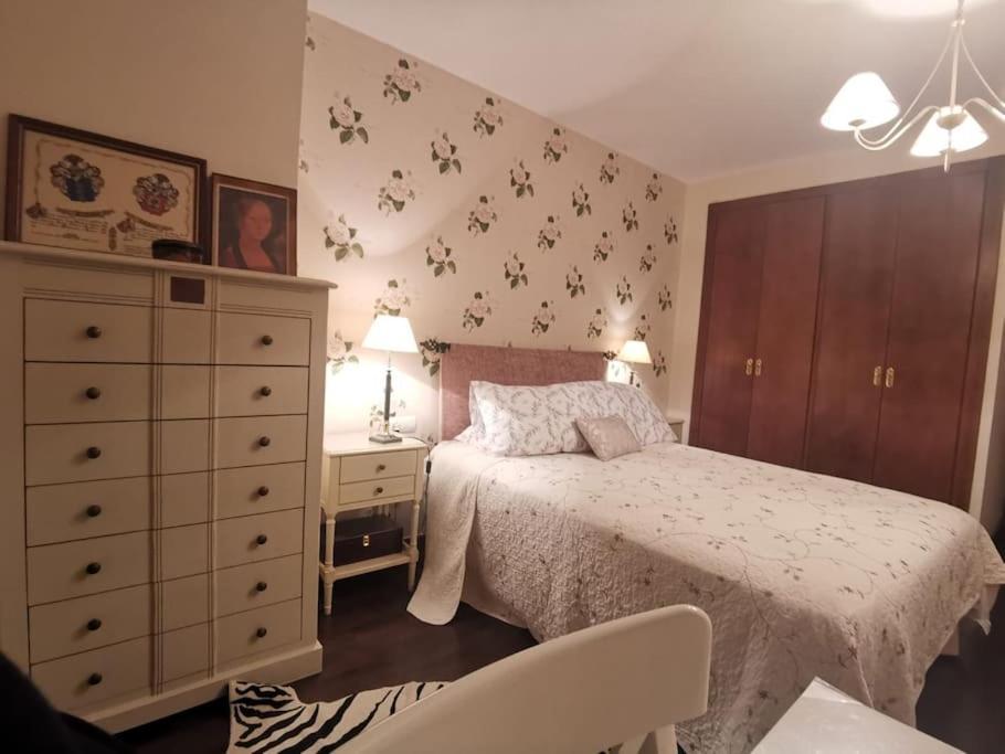 Estancia Con Jardin Entre Golf Y Monte - Cerca Logrono Sojuela Eksteriør bilde