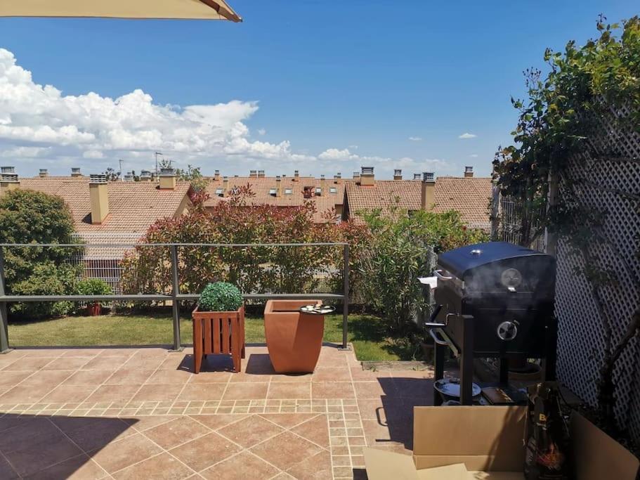 Estancia Con Jardin Entre Golf Y Monte - Cerca Logrono Sojuela Eksteriør bilde