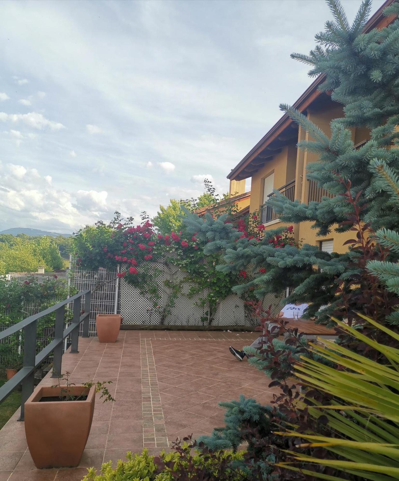 Estancia Con Jardin Entre Golf Y Monte - Cerca Logrono Sojuela Eksteriør bilde