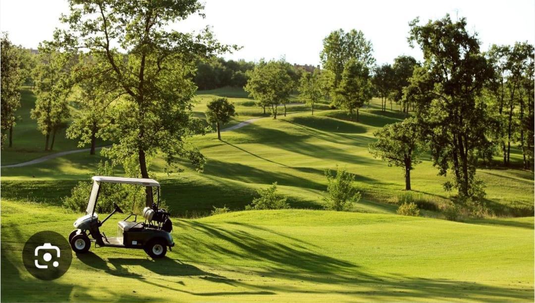 Estancia Con Jardin Entre Golf Y Monte - Cerca Logrono Sojuela Eksteriør bilde
